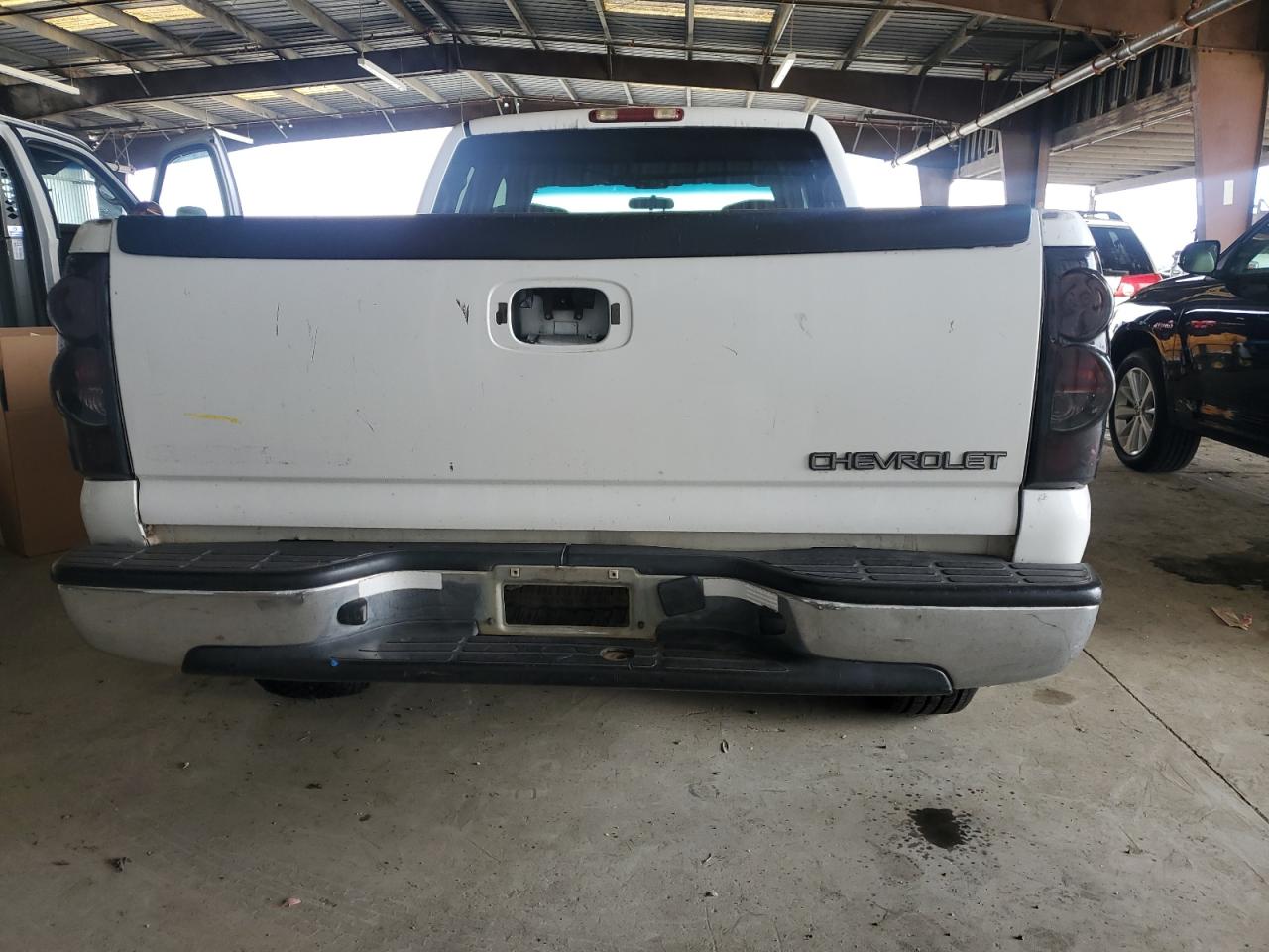 2000 Chevrolet Silverado C1500 VIN: 1GCEC19T7YZ145981 Lot: 90639435