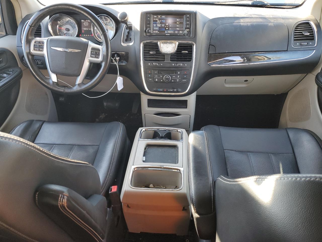 2014 Chrysler Town & Country Touring L VIN: 2C4RC1CG2ER165767 Lot: 87101915