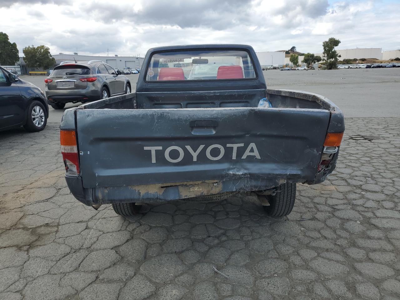 1991 Toyota Pickup 1/2 Ton Short Wheelbase VIN: JT4RN81A8M0081012 Lot: 82400875