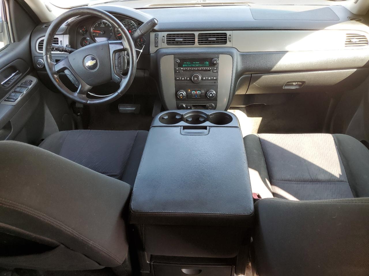 2010 Chevrolet Suburban C1500 Ls VIN: 1GNUCHE02AR239103 Lot: 86162425