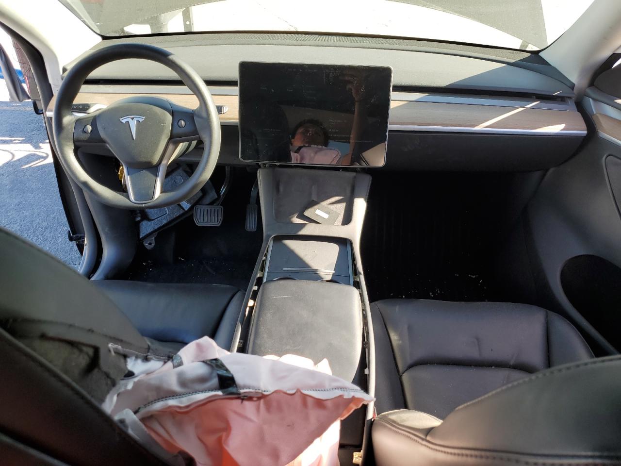 2024 Tesla Model Y VIN: 7SAYGDEE9RF070754 Lot: 90513425