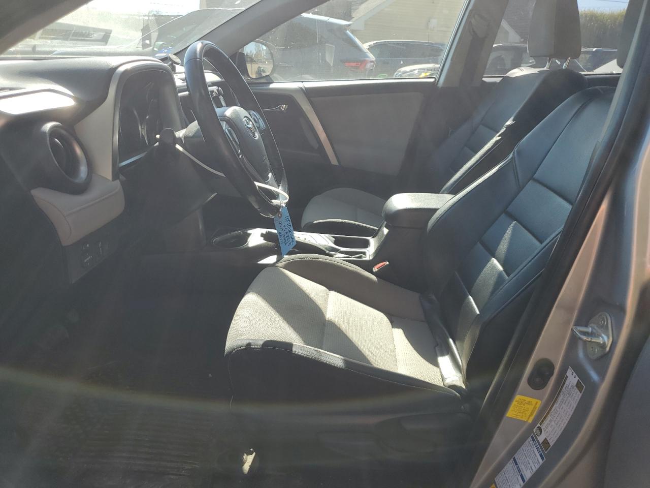 2017 Toyota Rav4 Hv Le VIN: JTMRJREV8HD108562 Lot: 82223385