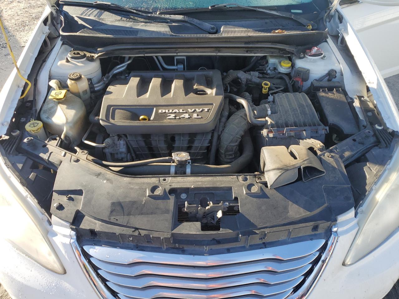 2014 Chrysler 200 Lx VIN: 1C3CCBAB2EN213935 Lot: 90863725