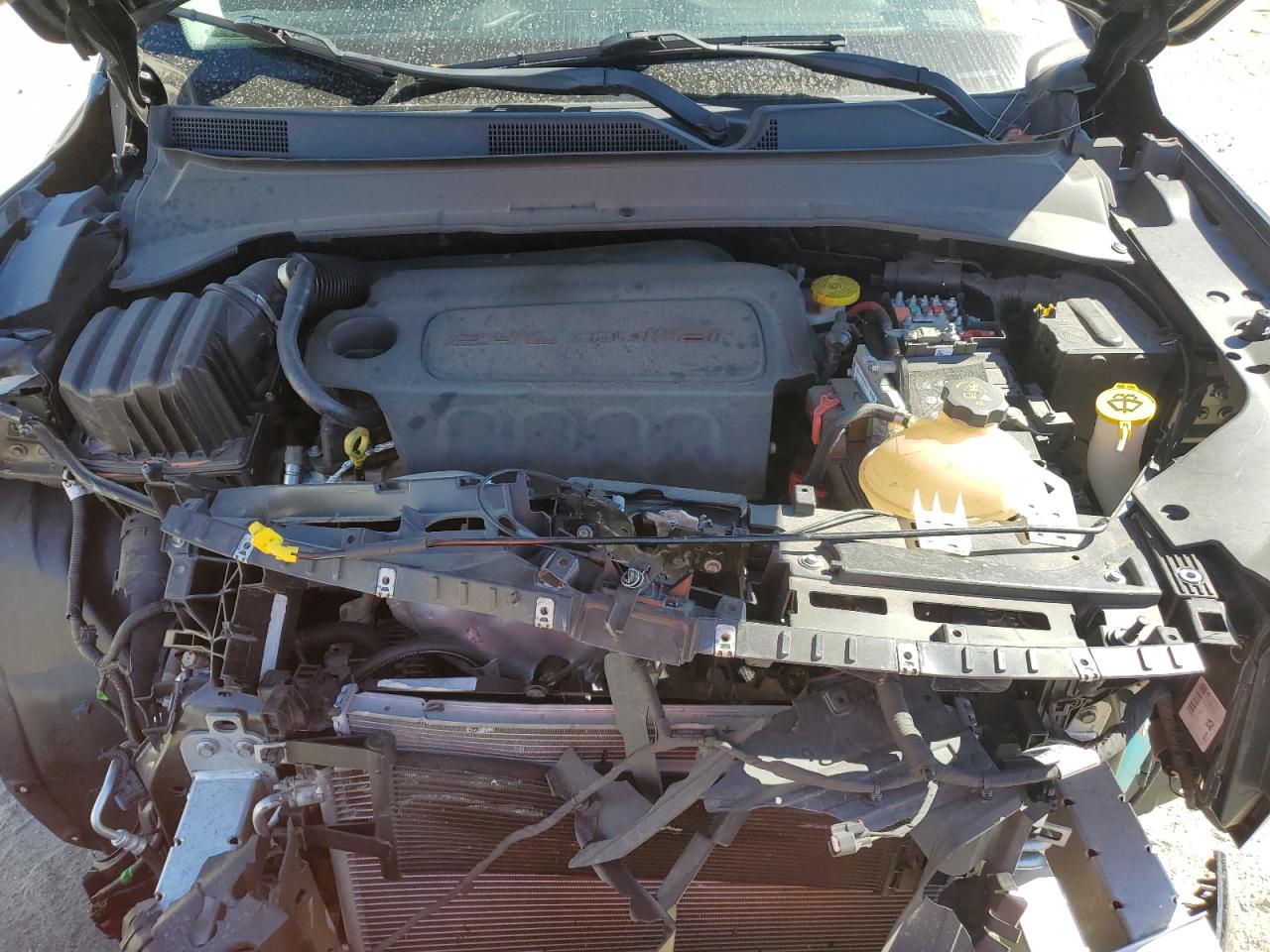 2018 Jeep Compass Latitude VIN: 3C4NJDBB6JT450779 Lot: 82527675