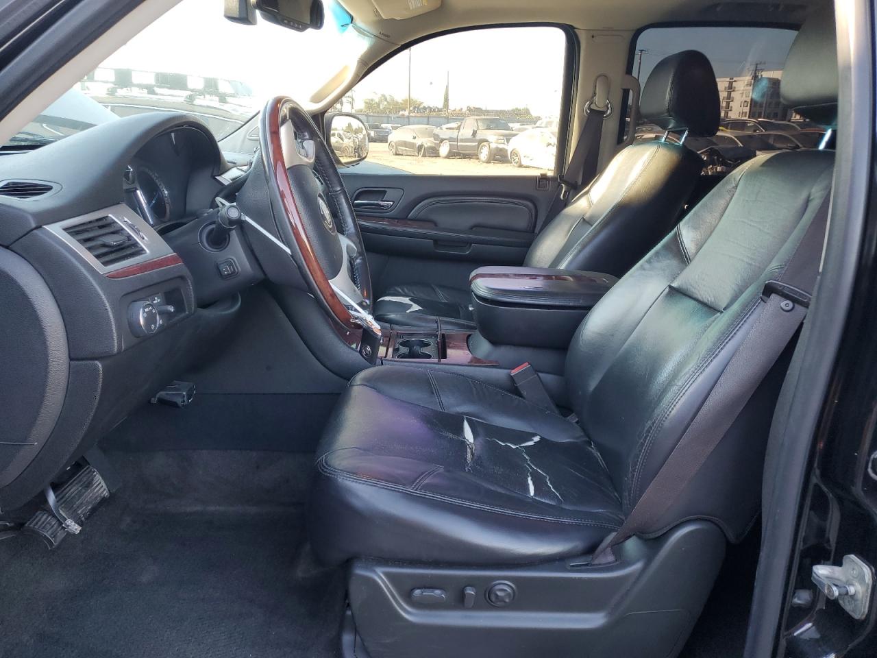 2009 Cadillac Escalade Luxury VIN: 1GYFK23259R163758 Lot: 90480105