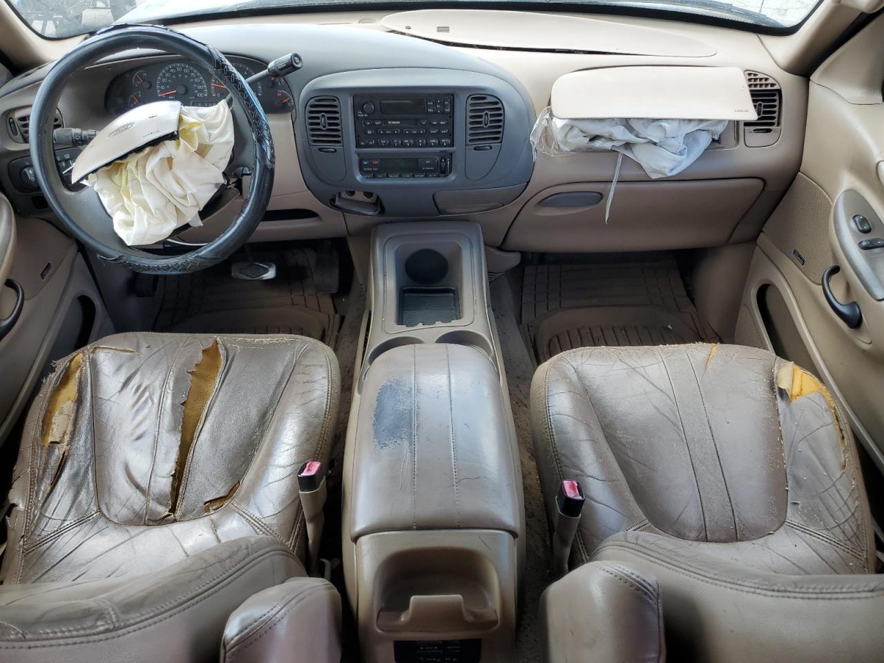 1999 Ford Expedition VIN: 1FMRU1763XLA82435 Lot: 82175915