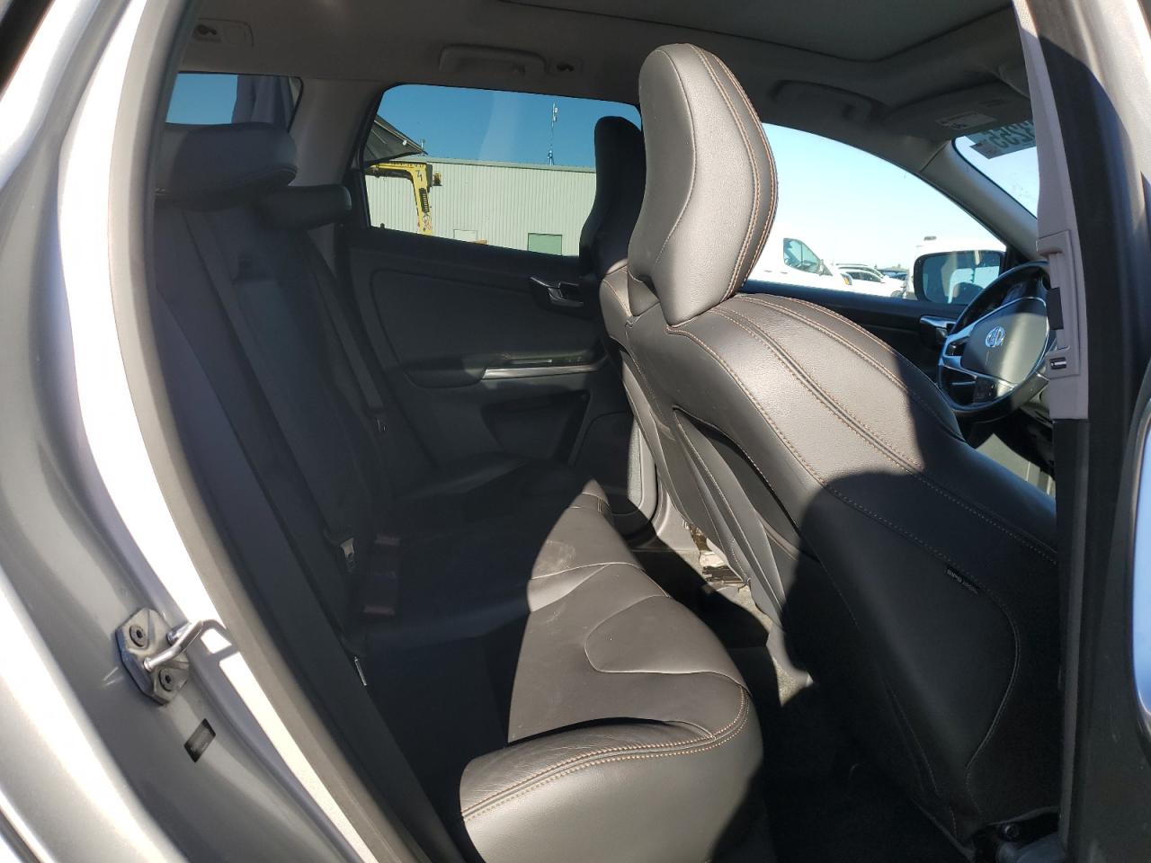 2017 Volvo Xc60 T5 Dynamic VIN: YV440MDR1H2062845 Lot: 82323255