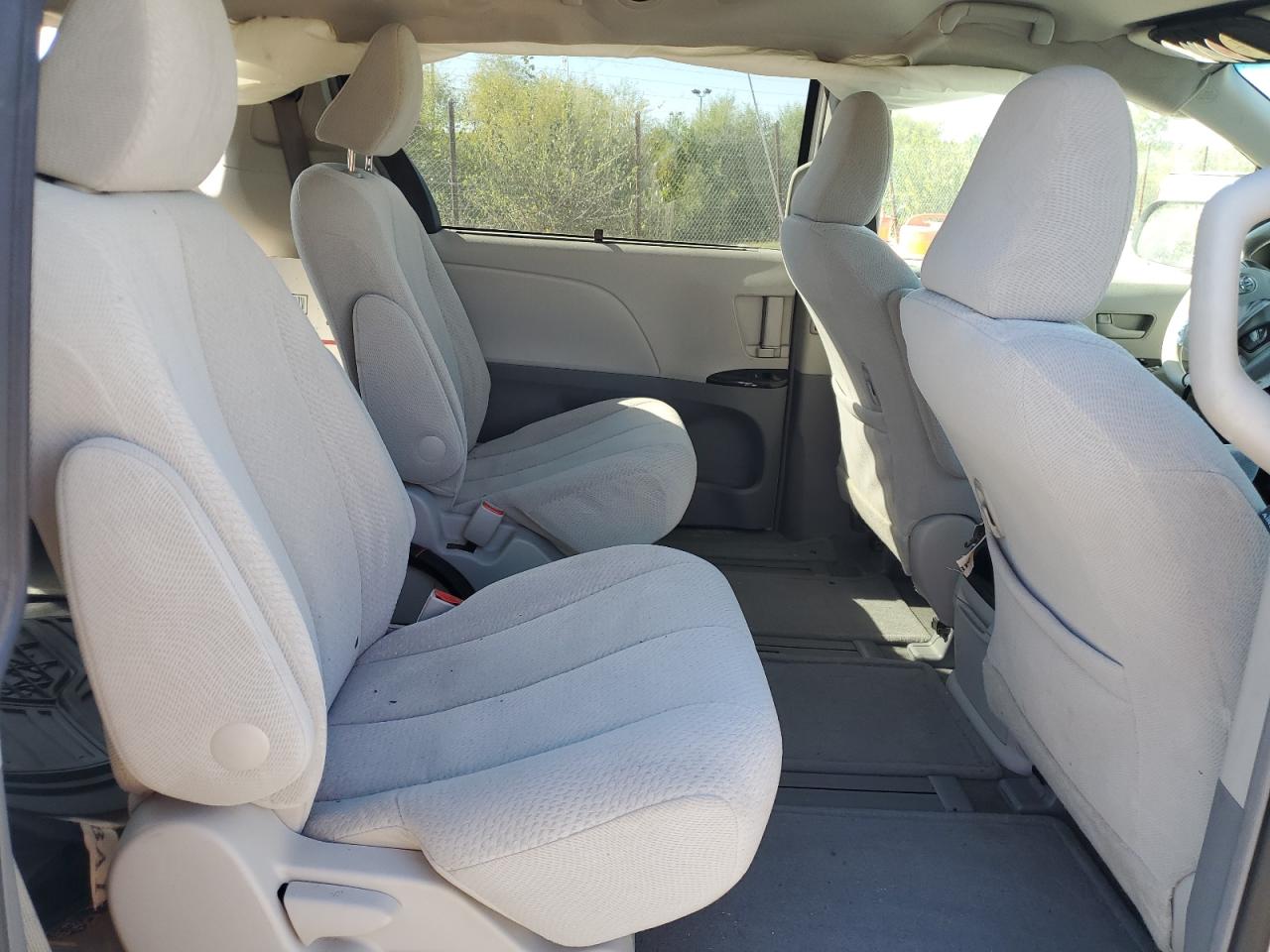 2012 Toyota Sienna Le VIN: 5TDJK3DC8CS031888 Lot: 82369735