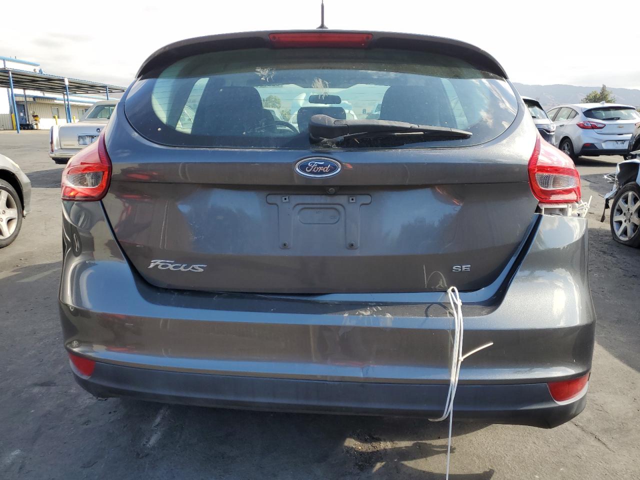 2016 Ford Focus Se VIN: 1FADP3K22GL339130 Lot: 82279995