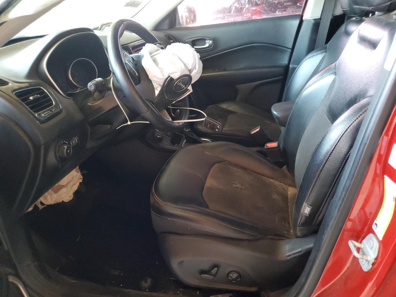 2018 Jeep Compass Latitude VIN: 3C4NJDBB2JT433056 Lot: 85328275