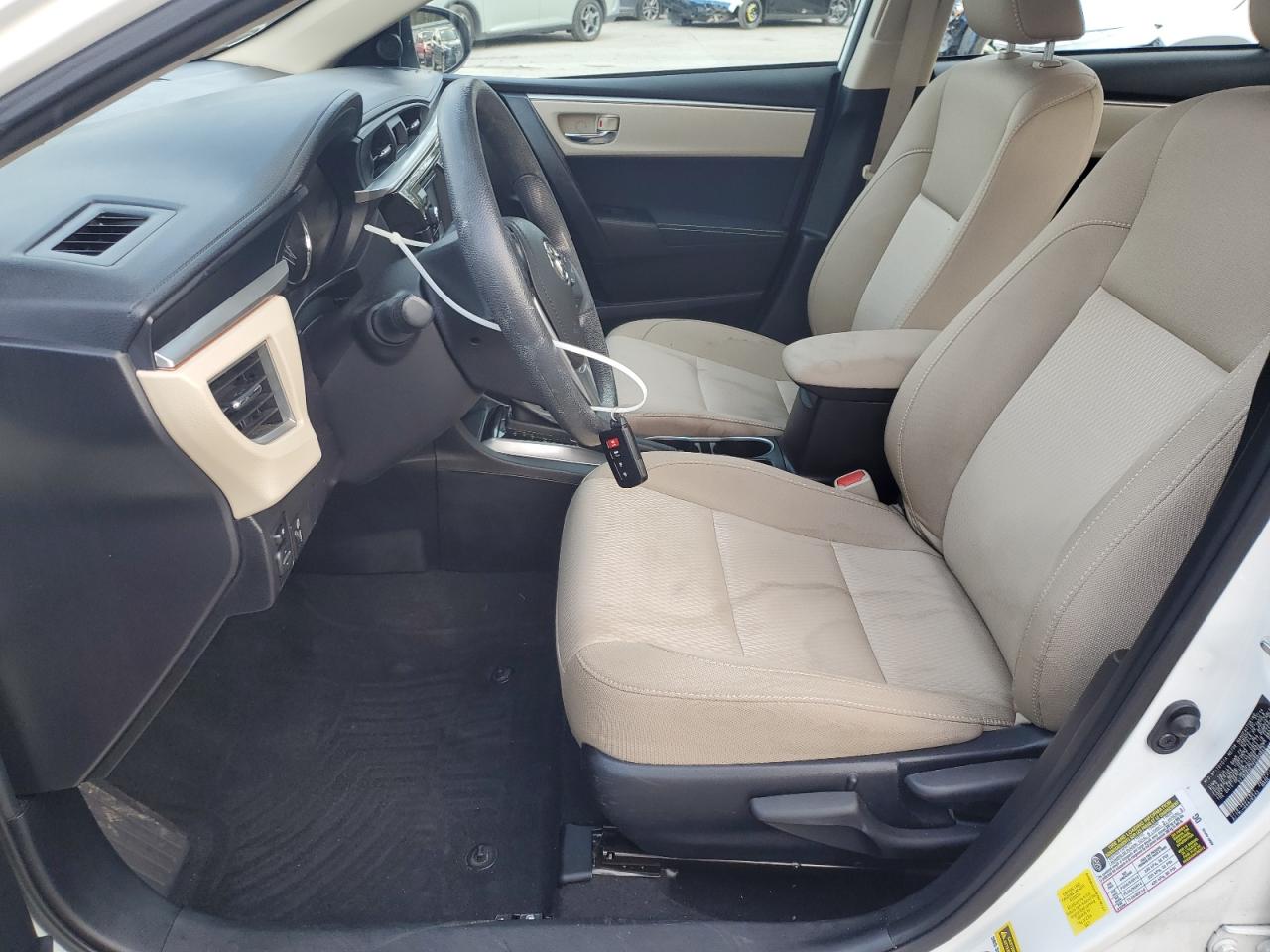 2015 Toyota Corolla L VIN: 2T1BURHE7FC303843 Lot: 85840935