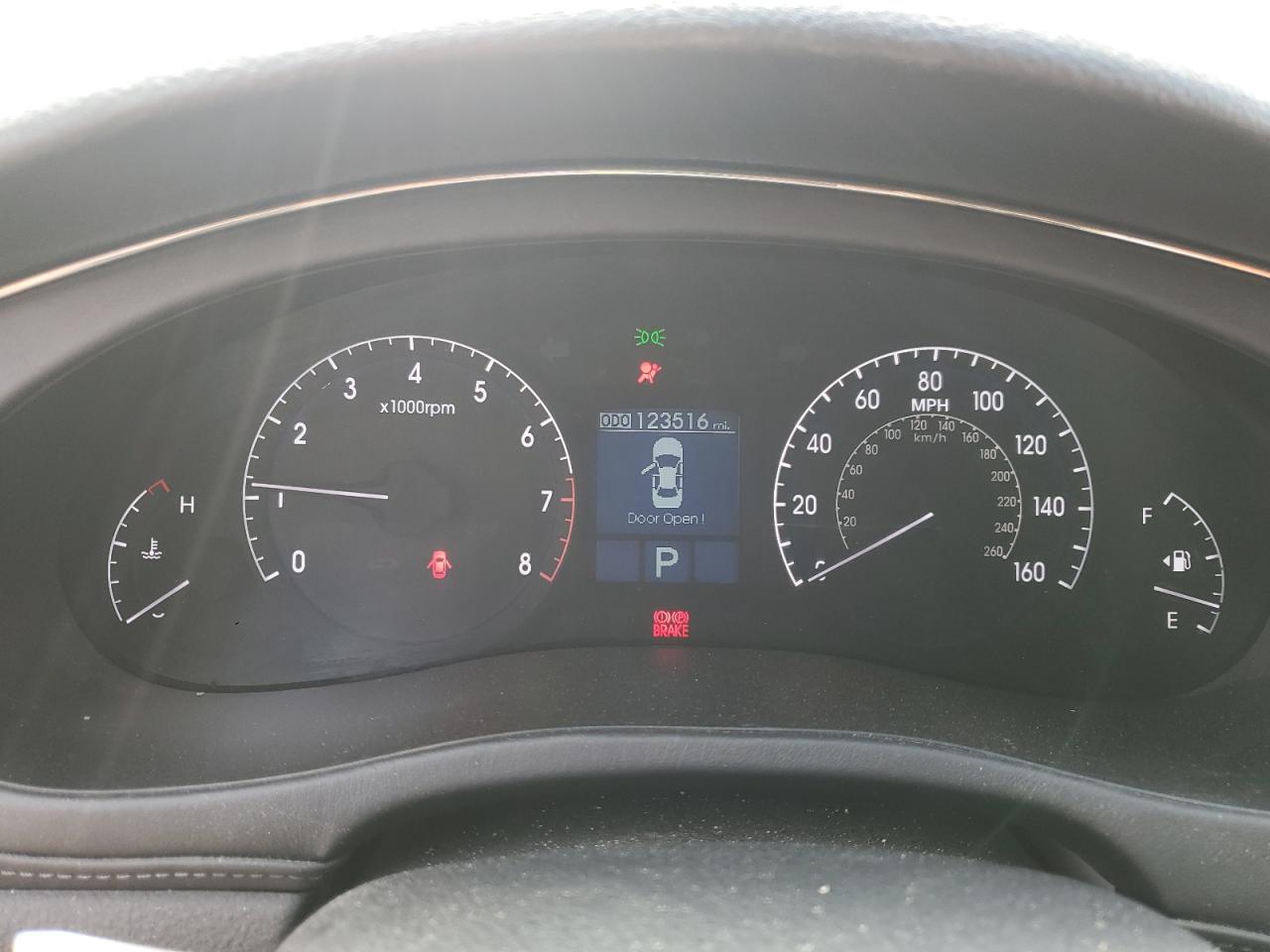 2009 Hyundai Genesis 4.6L VIN: KMHGC46F49U047090 Lot: 85340015