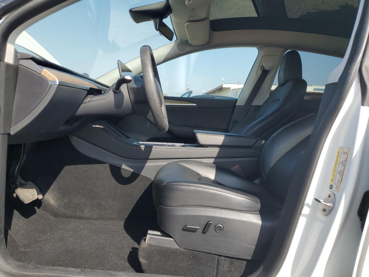 2023 Tesla Model Y VIN: 7SAYGDEE3PA034231 Lot: 90303035