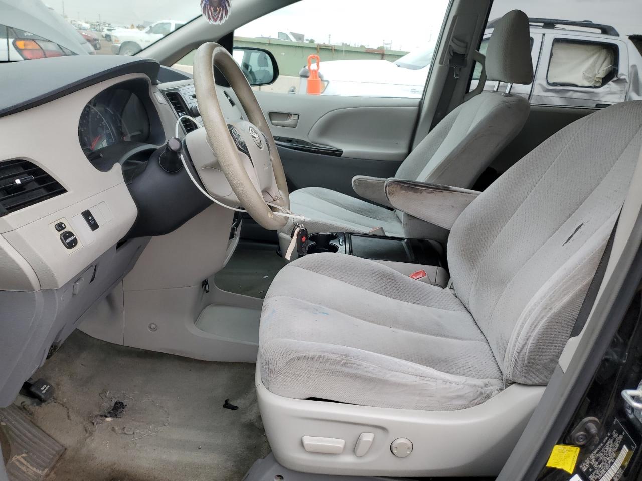 2012 Toyota Sienna Le VIN: 5TDKK3DC9CS186857 Lot: 82321595