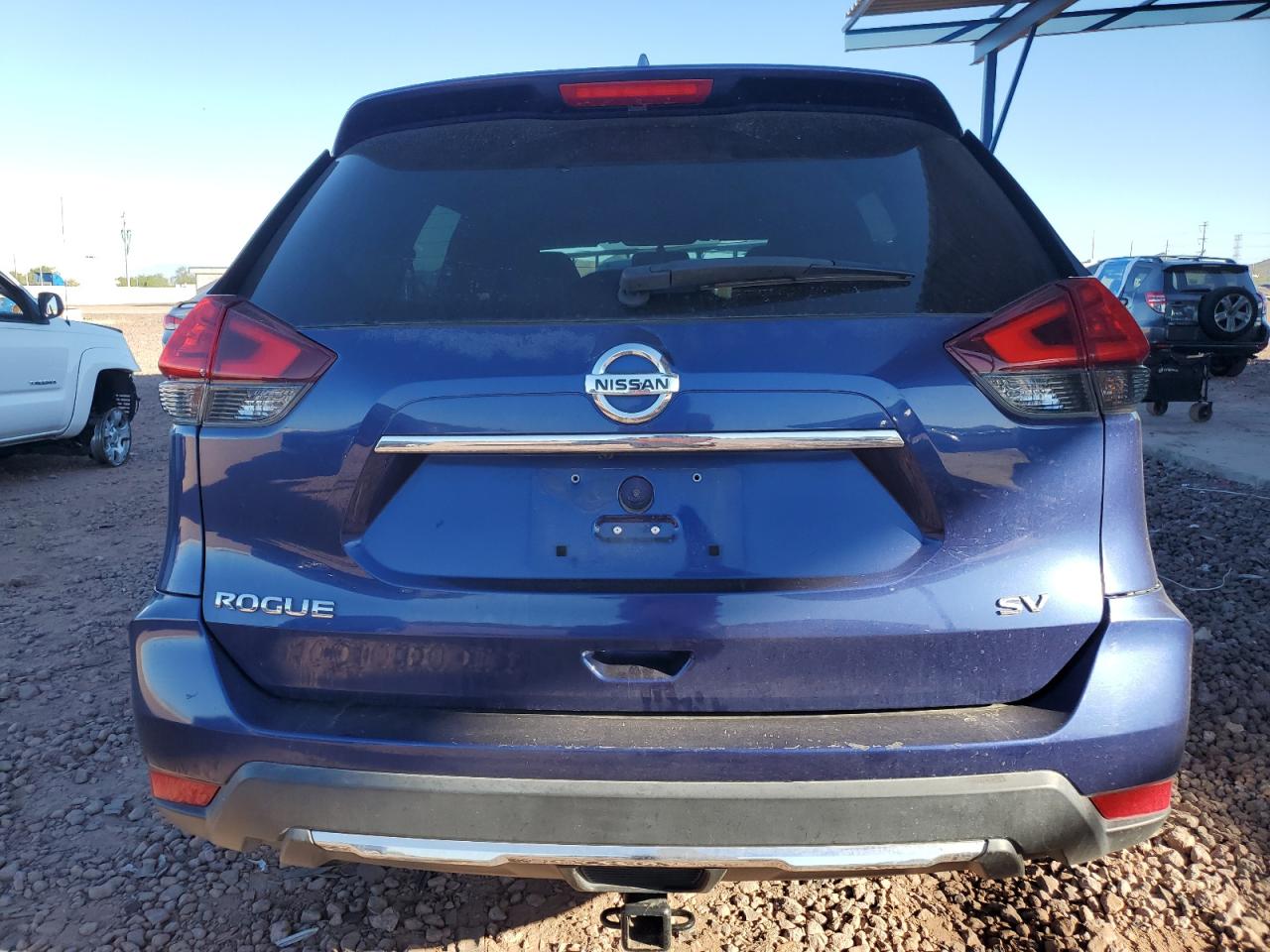 2017 Nissan Rogue S VIN: KNMAT2MT2HP600422 Lot: 82304905