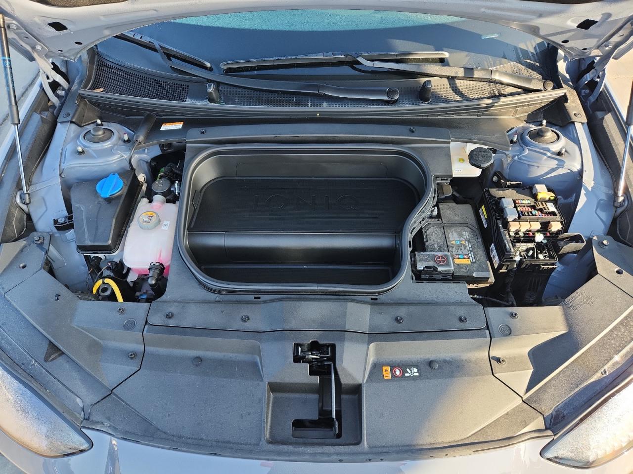 2024 Hyundai Ioniq 6 Se VIN: KMHM24AA2RA070211 Lot: 87195035