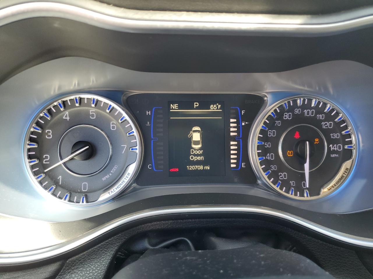 2017 Chrysler 200 Limited VIN: 1C3CCCAB2HN501643 Lot: 82341585