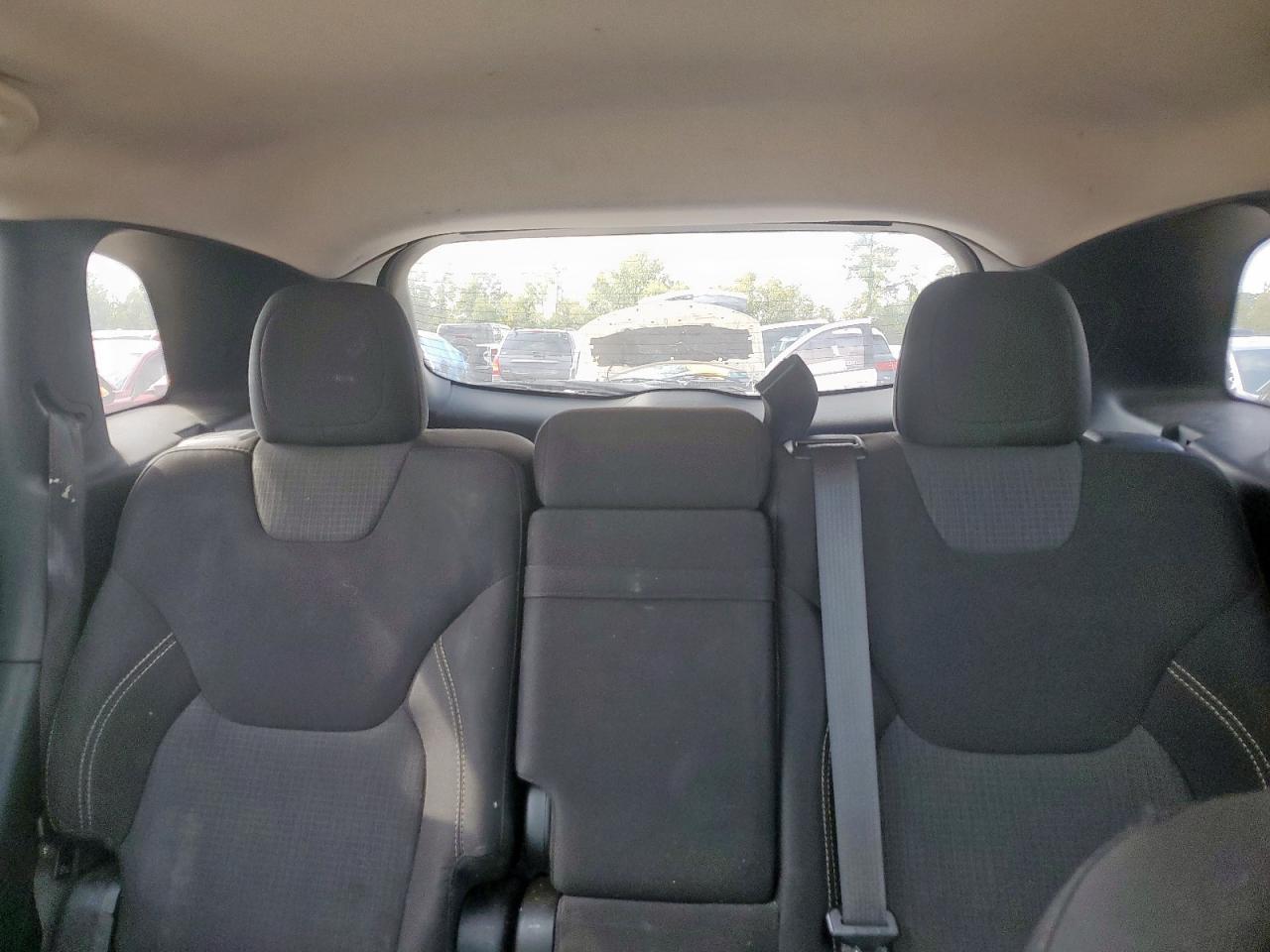 2015 Jeep Cherokee Latitude VIN: 1C4PJLCB8FW762198 Lot: 90116565