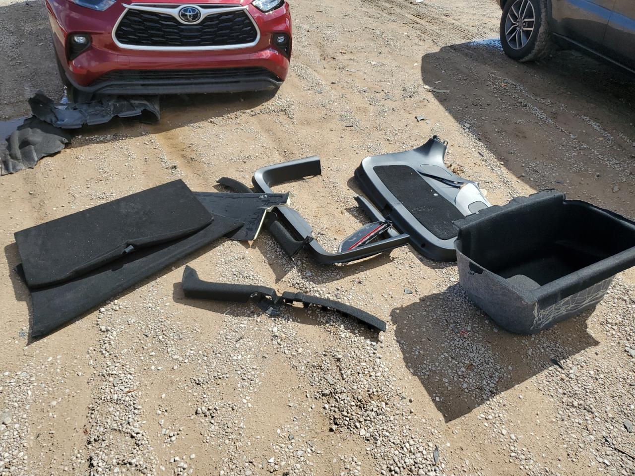 2023 Tesla Model Y VIN: 7SAYGDEF8PF692848 Lot: 90039725