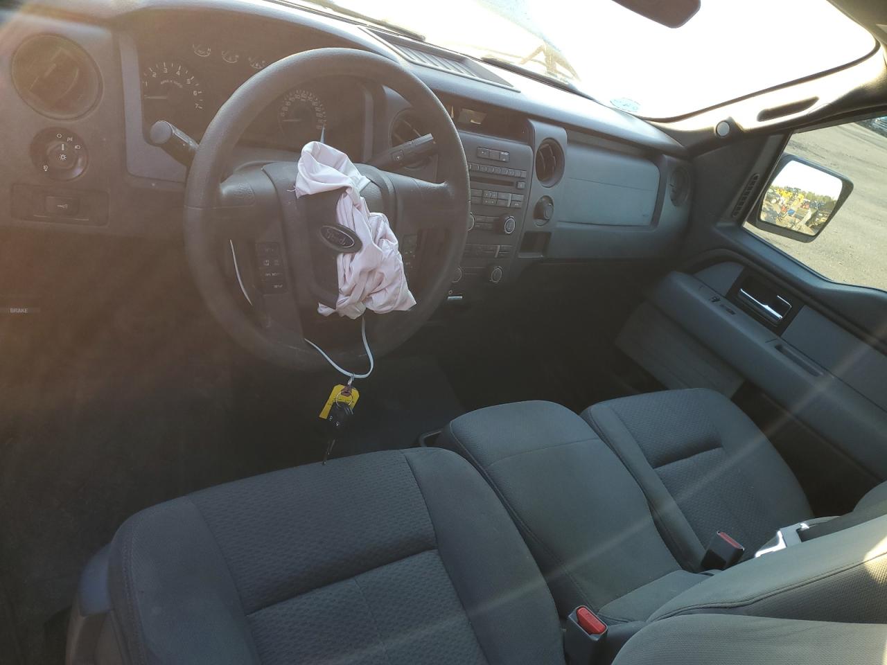 2014 Ford F150 VIN: 1FTMF1CM2EFC52308 Lot: 82440875