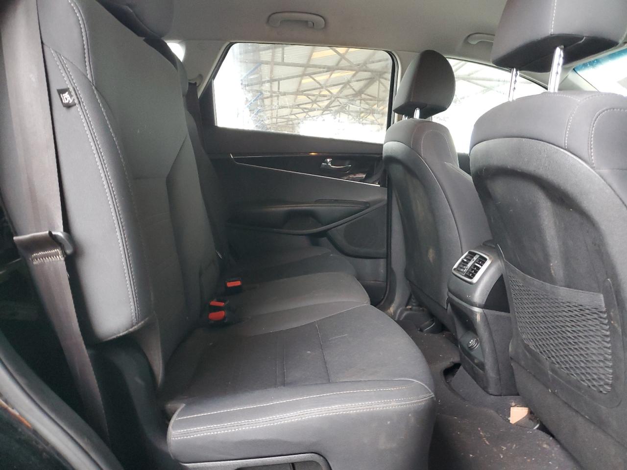 2019 Kia Sorento L VIN: 5XYPG4A3XKG572698 Lot: 82761865