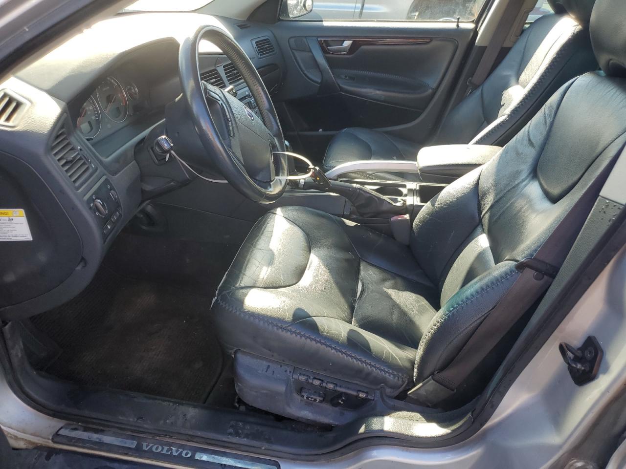 2004 Volvo Xc70 VIN: YV1SZ59H241131090 Lot: 90529485