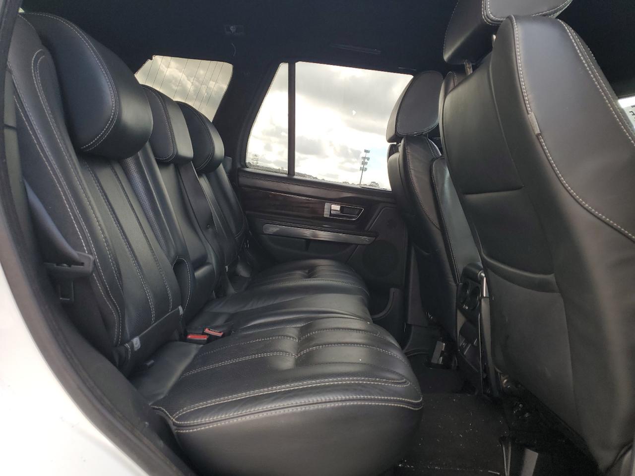 2011 Land Rover Range Rover Sport Lux VIN: SALSK2D42BA702791 Lot: 82389535