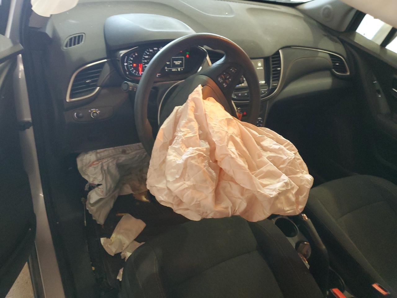 2018 Chevrolet Trax Ls VIN: 3GNCJKSB5JL388892 Lot: 82758985