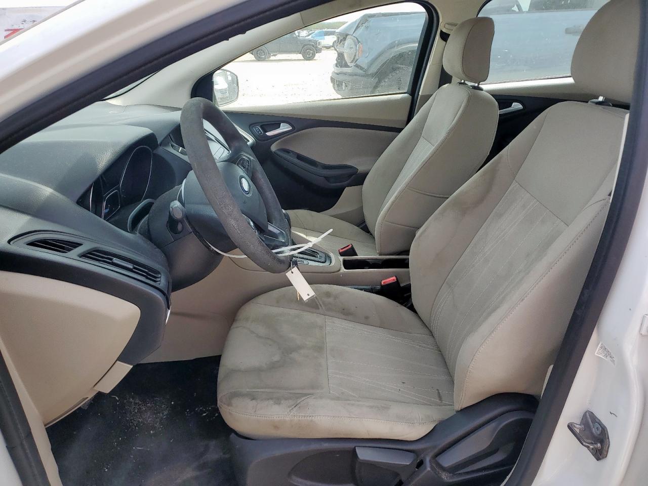 2018 Ford Focus Se VIN: 1FADP3F23JL208452 Lot: 84998795