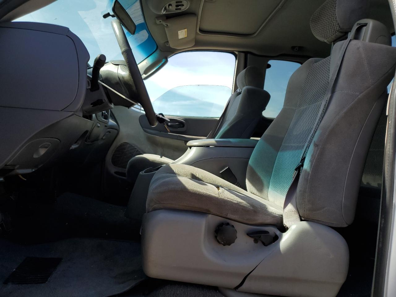 2002 Ford F150 VIN: 1FTRX17L22NB11938 Lot: 89536535