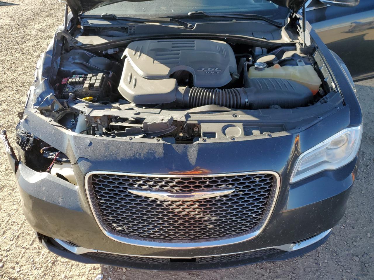 2016 Chrysler 300C VIN: 2C3CCAKG1GH235702 Lot: 89483355