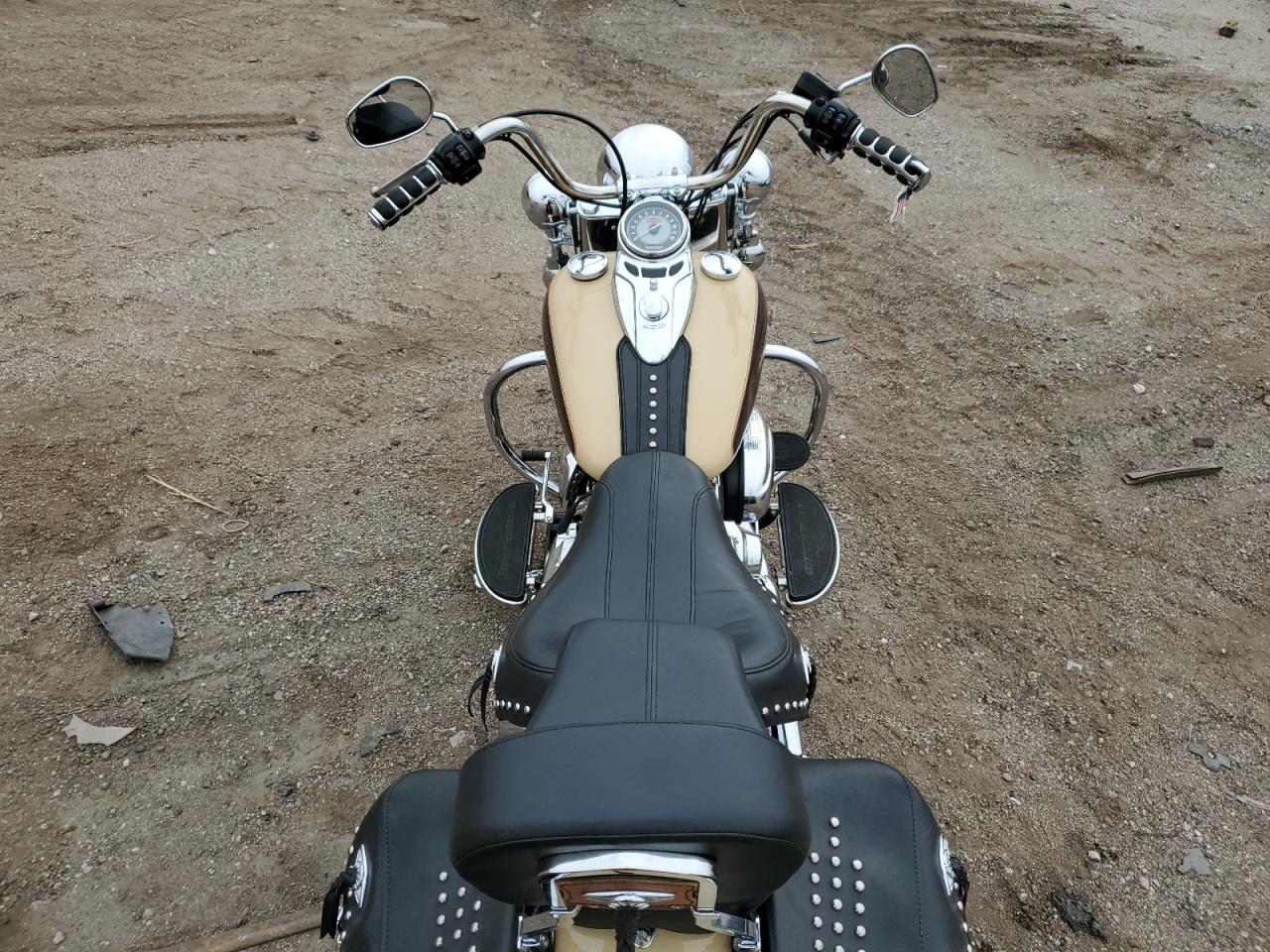 2014 Harley-Davidson Flstc Heritage Softail Classic VIN: 1HD1BWV12EB034020 Lot: 82748945