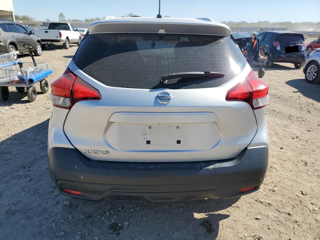 2018 Nissan Kicks S VIN: 3N1CP5CU3JL543225 Lot: 85568845