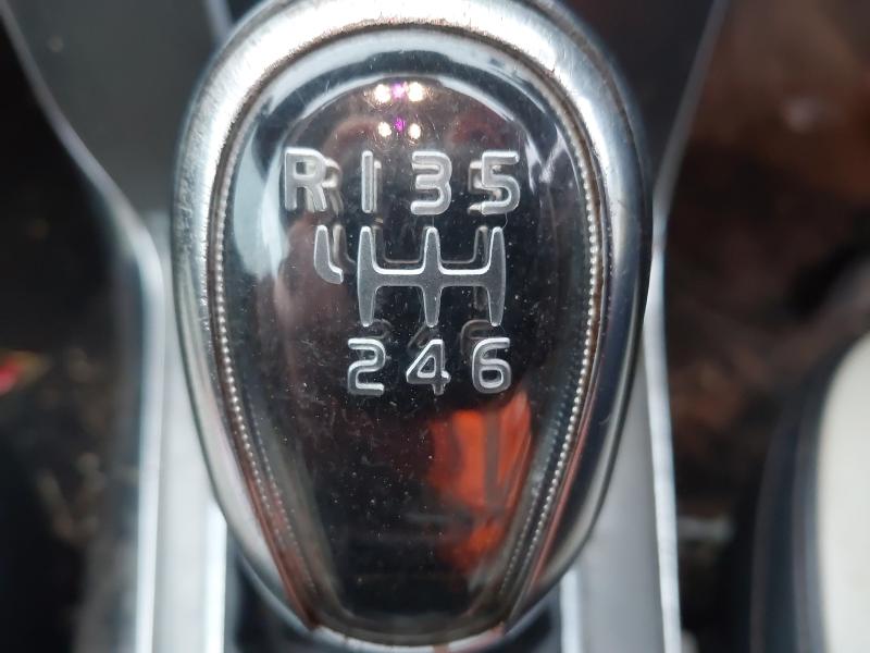 2013 VOLVO V40 D2 CROSS COUNTRY LUX 5DR