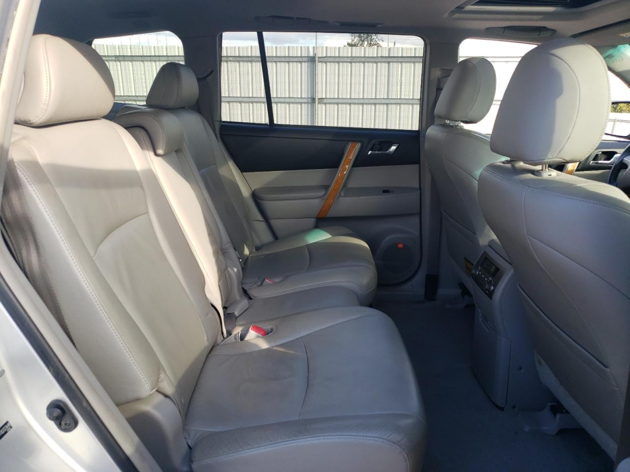 2008 Toyota Highlander Hybrid Limited VIN: JTEEW44A182023698 Lot: 82235905