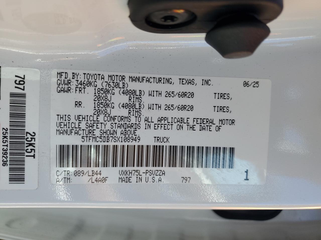 2025 Toyota Tundra Crewmax Platinum VIN: 5TFMC5DB7SX108949 Lot: 81936785