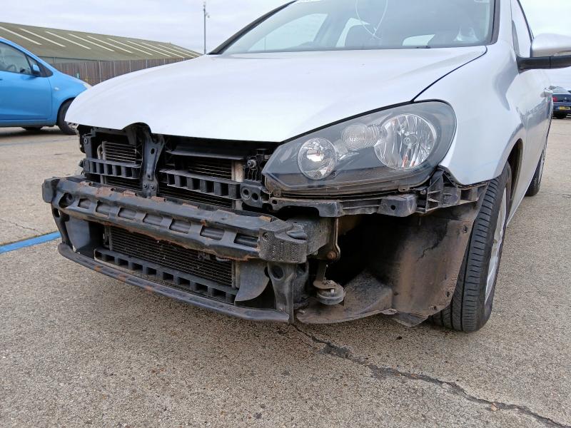 2011 VOLKSWAGEN GOLF S TSI S-A 