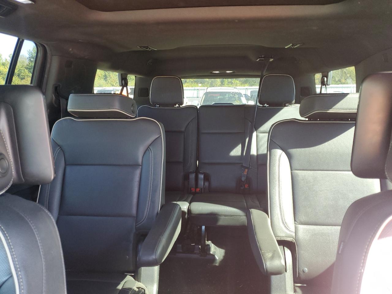 2021 GMC Yukon Xl K1500 Slt VIN: 1GKS2GKD8MR413818 Lot: 90938515