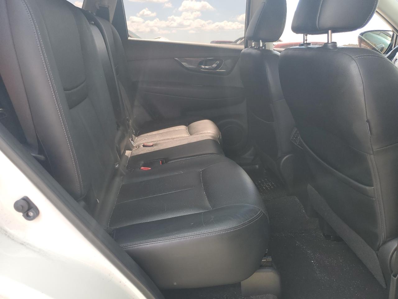 2017 Nissan Rogue S VIN: JN8AT2MT9HW382666 Lot: 84248575