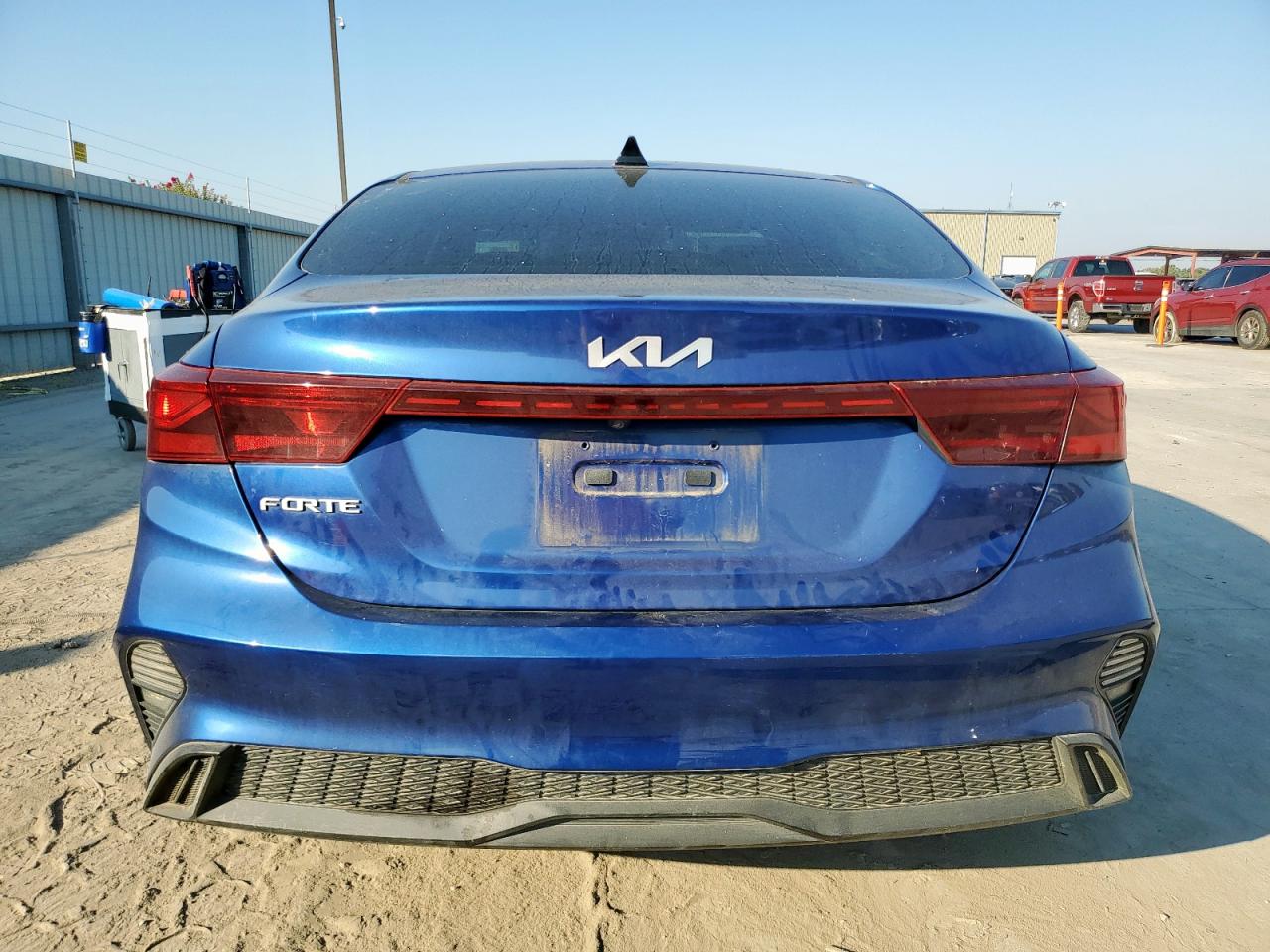 2023 Kia Forte Lx VIN: 3KPF24AD8PE581827 Lot: 82245485