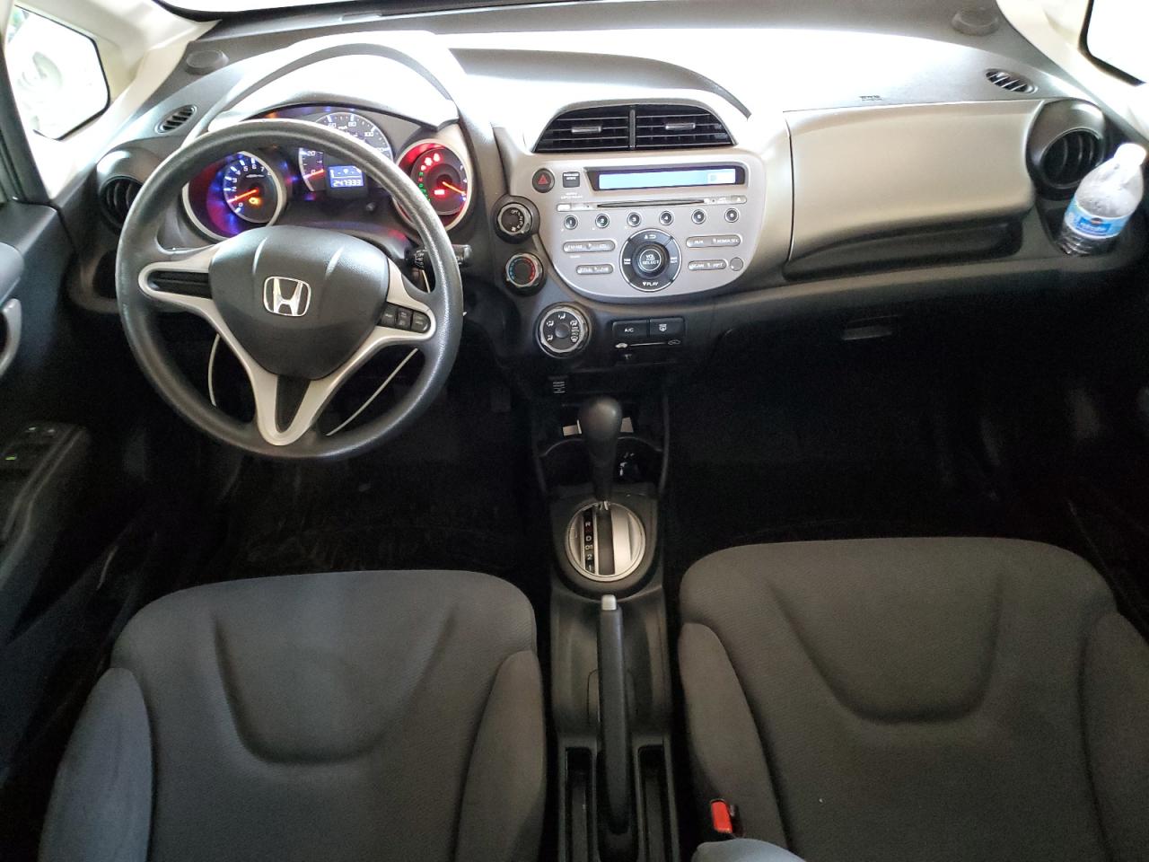 2013 Honda Fit VIN: JHMGE8H32DC058319 Lot: 87094895