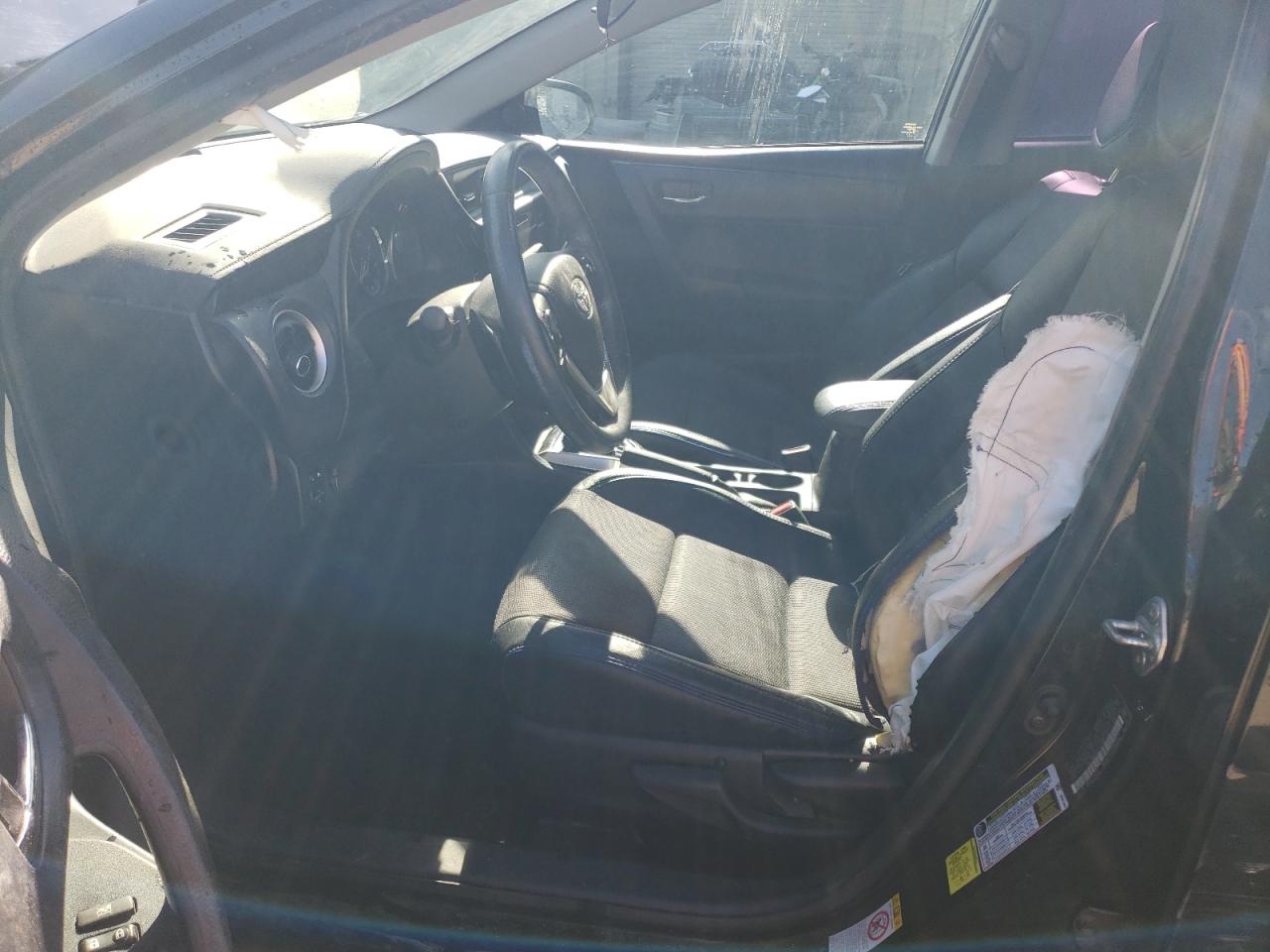 2017 Toyota Corolla L VIN: 2T1BURHEXHC860992 Lot: 90217765