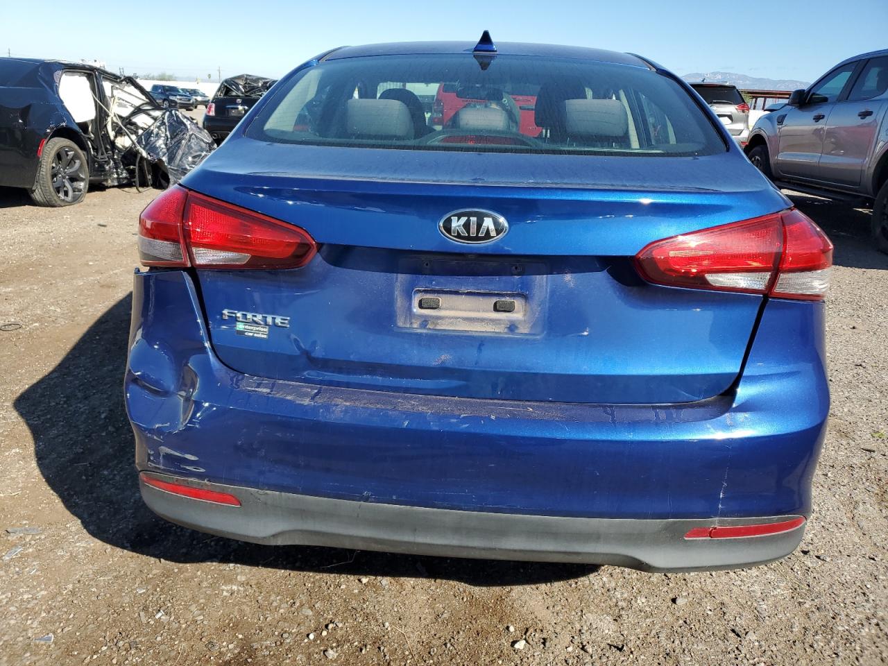 2018 Kia Forte Lx VIN: 3KPFL4A70JE165950 Lot: 86182675