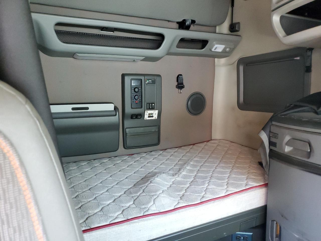 2019 Volvo Vnl Semi Truck VIN: 4V4NC9EH2KN213168 Lot: 81428945