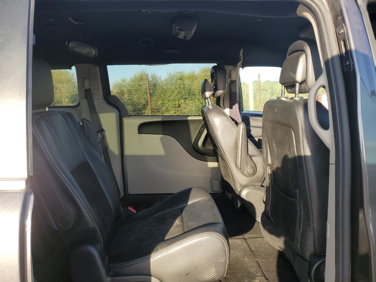 2019 Dodge Grand Caravan Sxt VIN: 2C4RDGCG4KR647877 Lot: 82220225