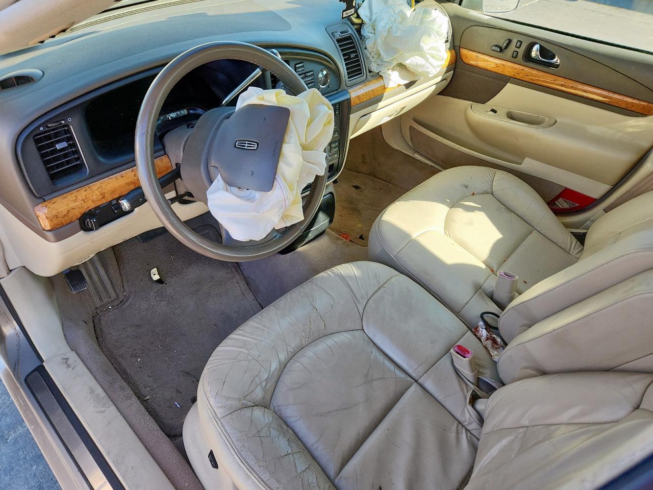 2000 Lincoln Continental VIN: 1LNHM97V0YY826403 Lot: 91001535