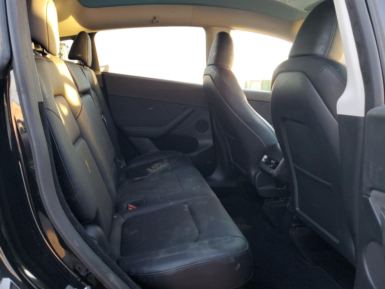 2023 Tesla Model Y VIN: 7SAYGDEE0PF964218 Lot: 86650105