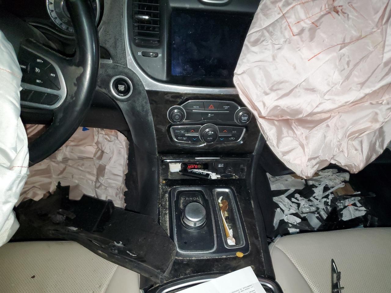 2018 Chrysler 300 Limite VIN: 168379 Lot: 85785875