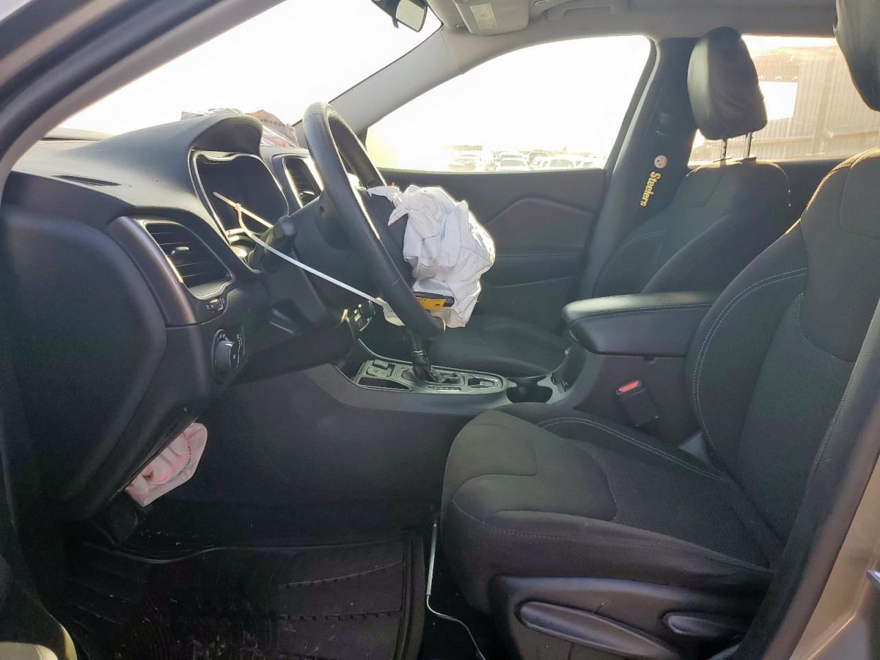 2019 Jeep Cherokee Latitude VIN: 1C4PJLCB7KD388155 Lot: 85749355