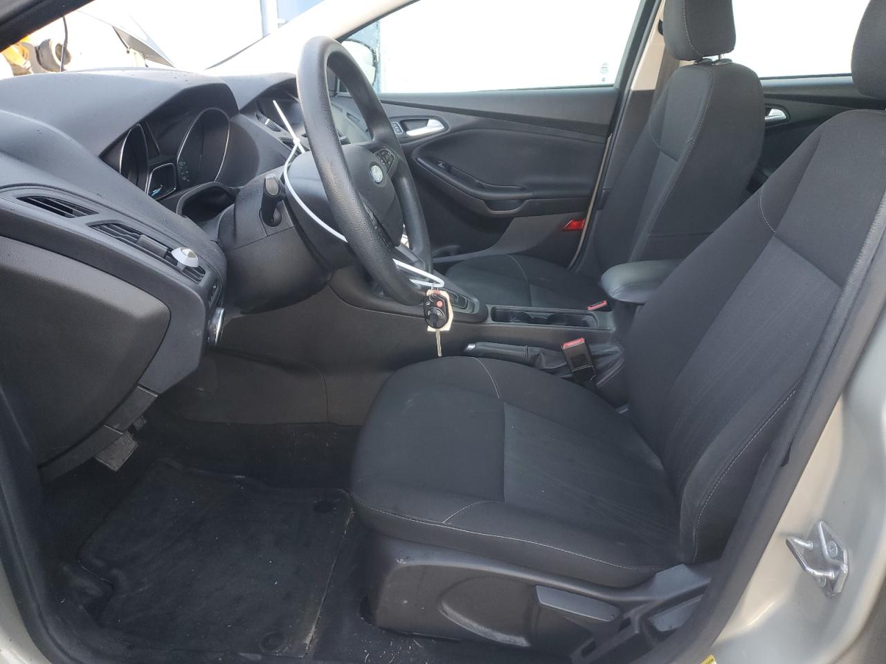 2015 Ford Focus Se VIN: 1FADP3F27FL373640 Lot: 81946035